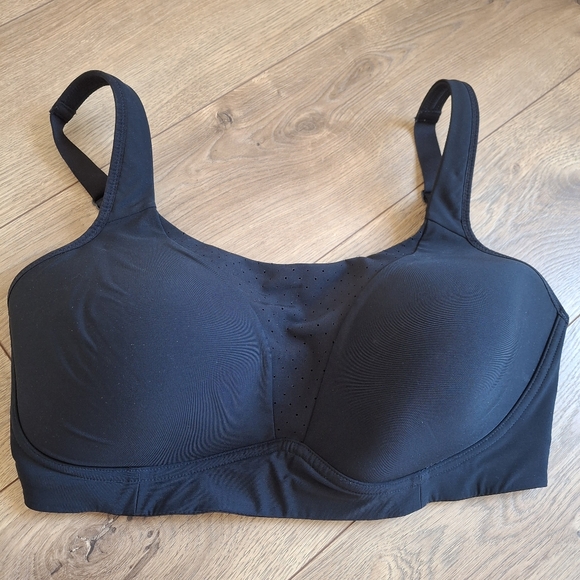 Lululemon Run Times High Support Bra in Black - Picture 6 of 11